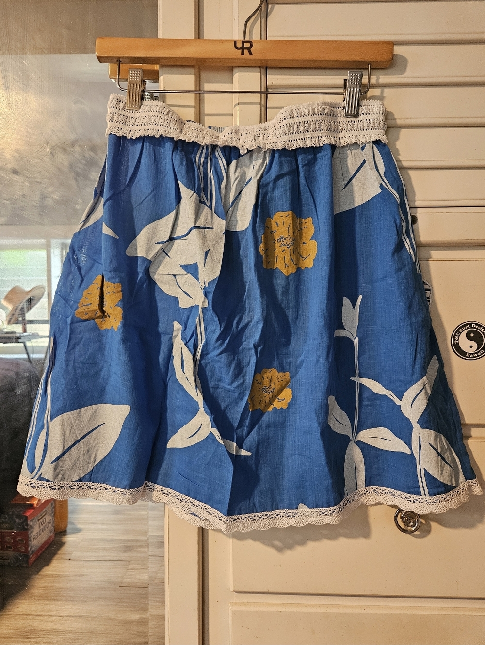 KEALOPIKO STRAPLESS TOP - SIZE LARGE - HALII MAILE PRINT - BLUE COLOR